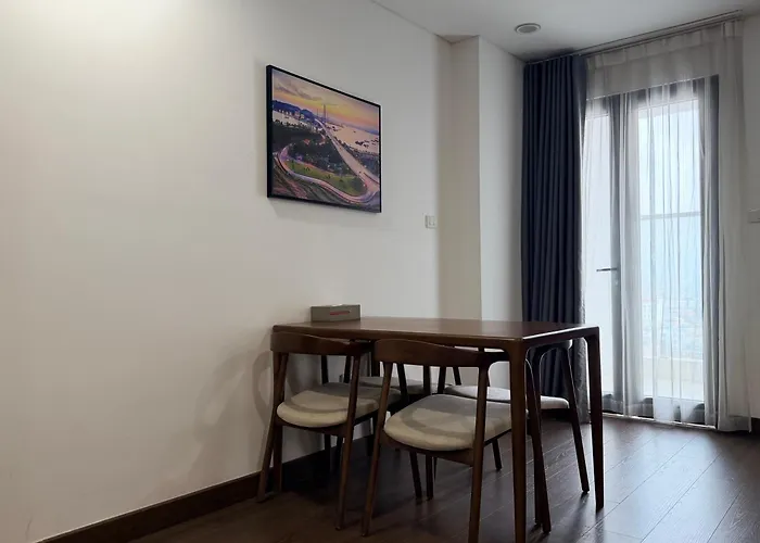 2br - Spacious & Modern - Near Center