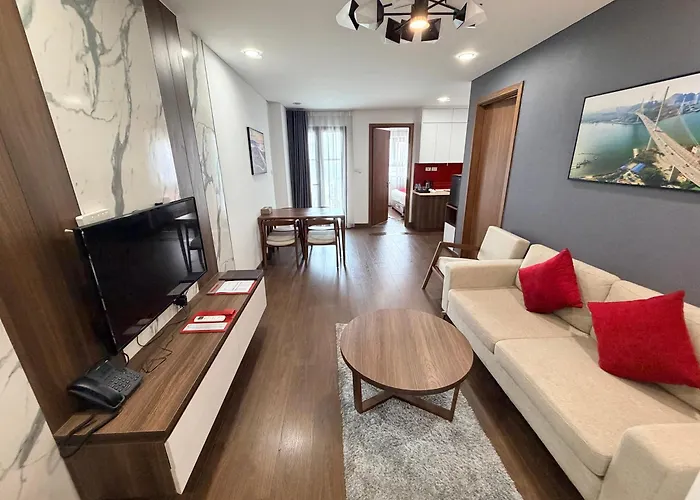 2br - Spacious & Modern - Near Center Hạ Long