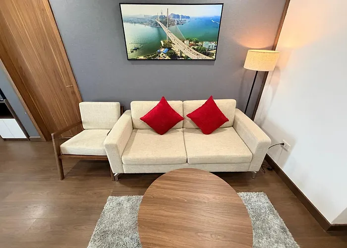 2br - Spacious & Modern - Near Center Căn hộ Hạ Long