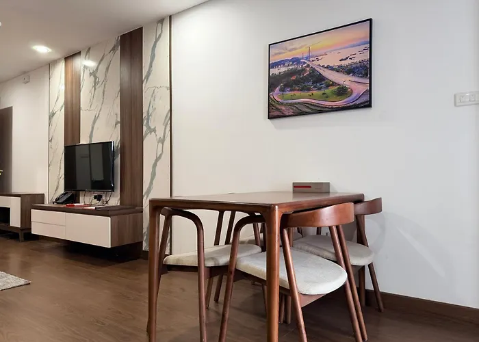 Căn hộ 2br - Spacious & Modern - Near Center Hạ Long